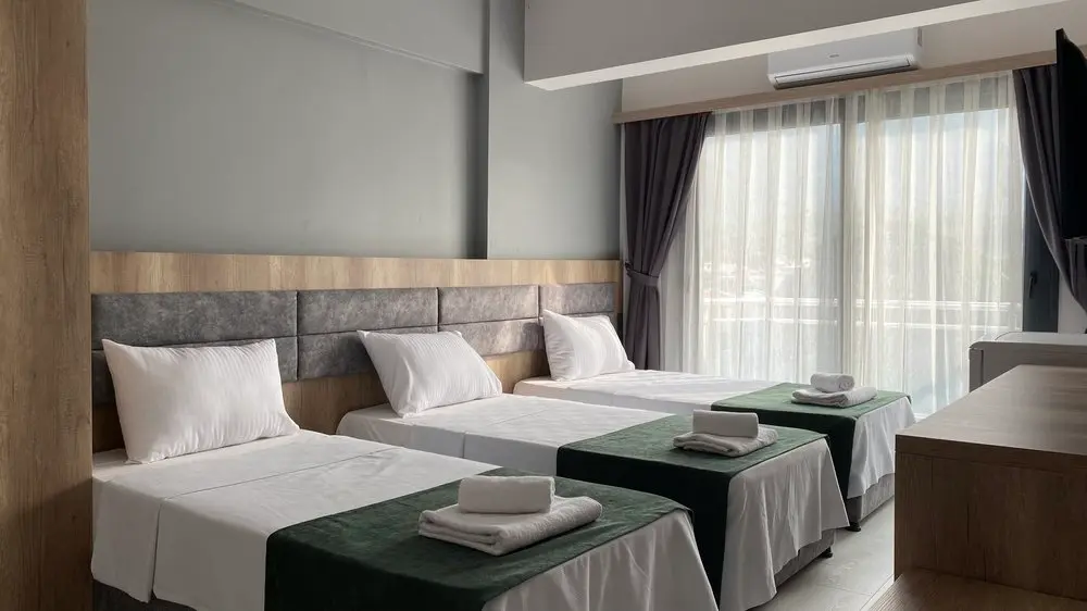 Medos Beach Hotel Aile Süiti – Ana Yatak Odası