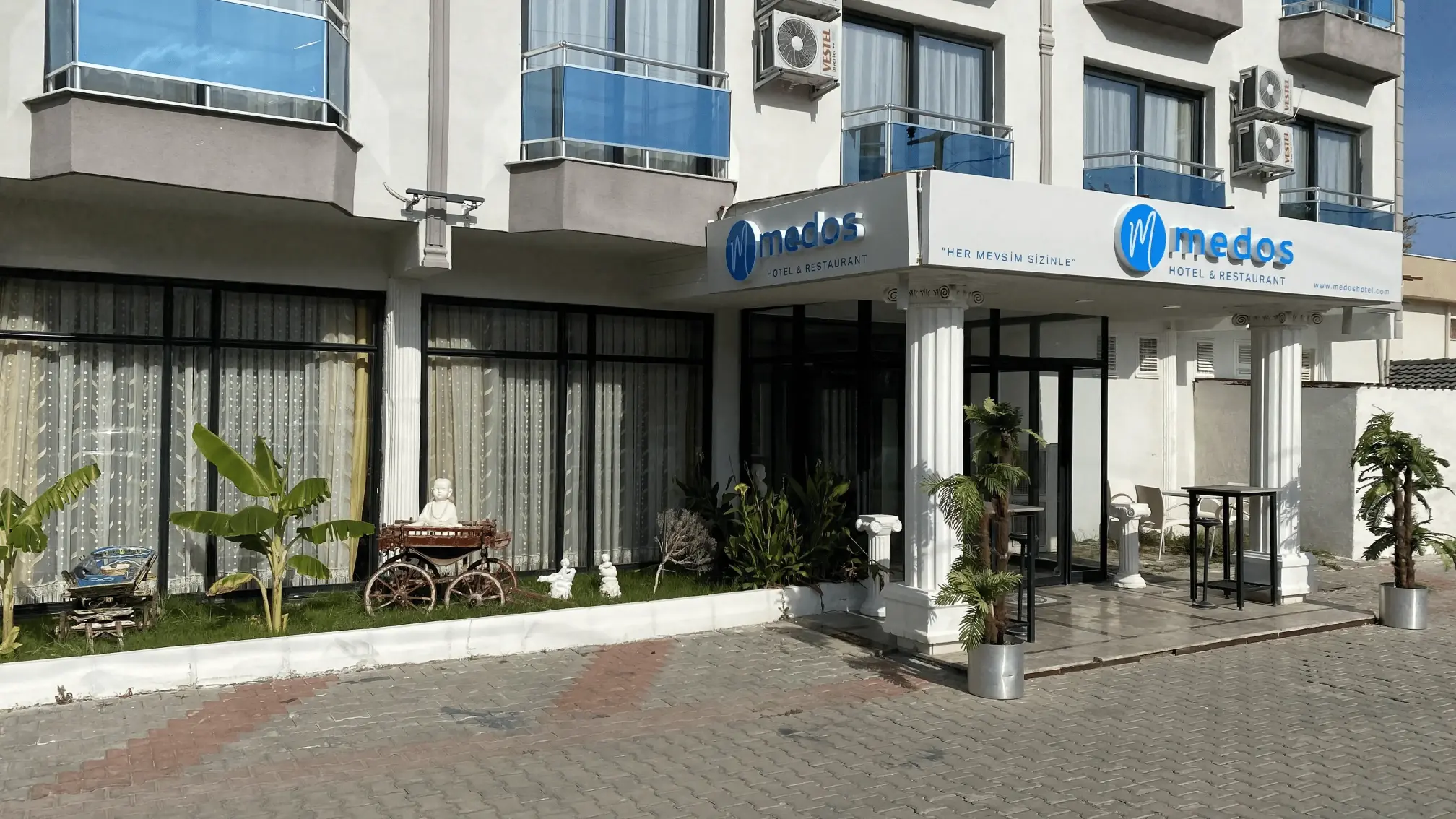 Medos Hotel Giriş